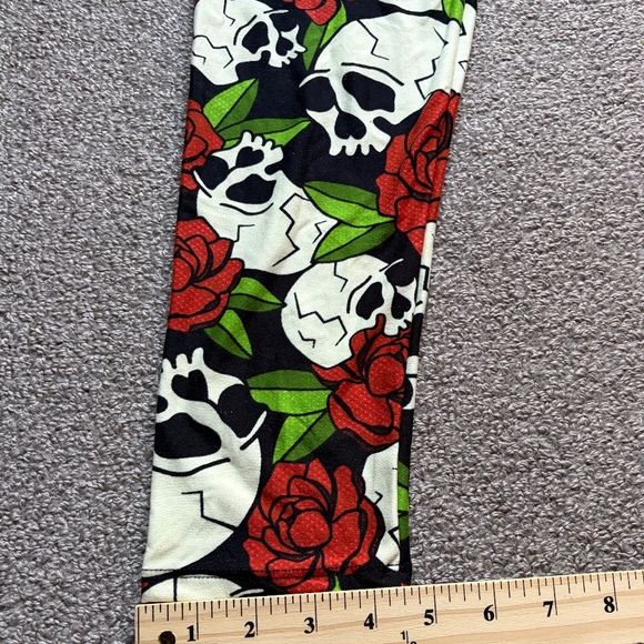 LuLaRoe Ghouls Halloween Skulls Rose Leggings Comfort Stretch Pants Goth | T/C - Picture 9 of 13